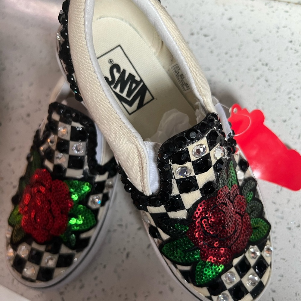 Vans sneakers with Swarovski crystal and rose patch - Picture 1 of 6